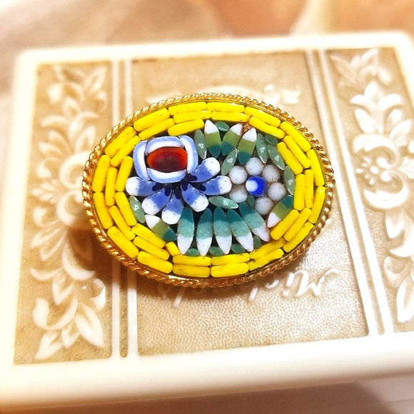 Vintage Micro Mosaic Tile Floral Brooch - Picture 5 of 6